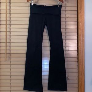 Black victoria’s secret yoga pants with gold wings on the back waist band-S Long